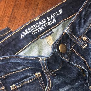 Dark wash American Eagle skinny Jeans